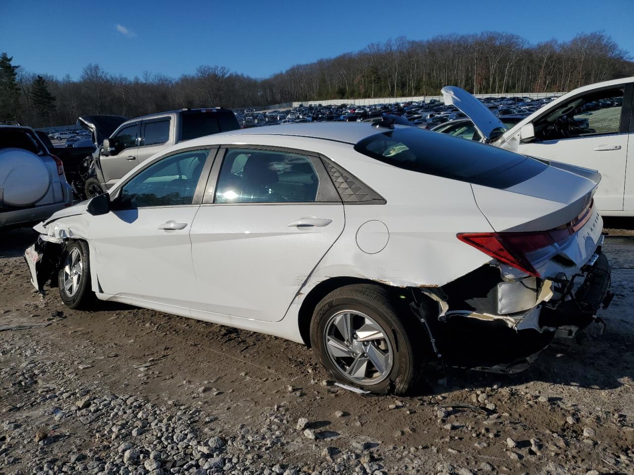 2024 Hyundai Elantra - Image 2