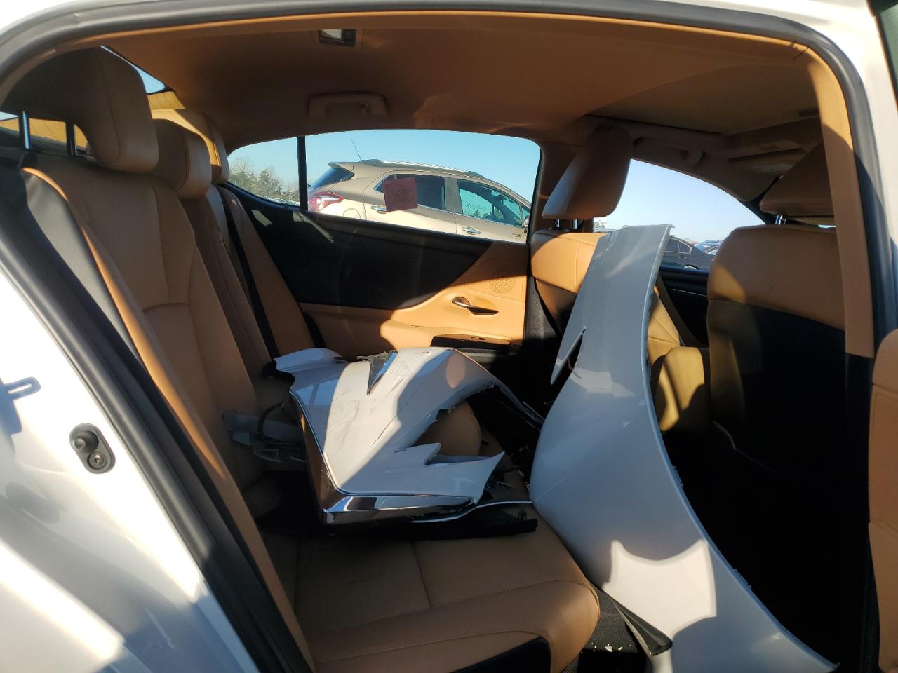 2022 Lexus ES - Image 10