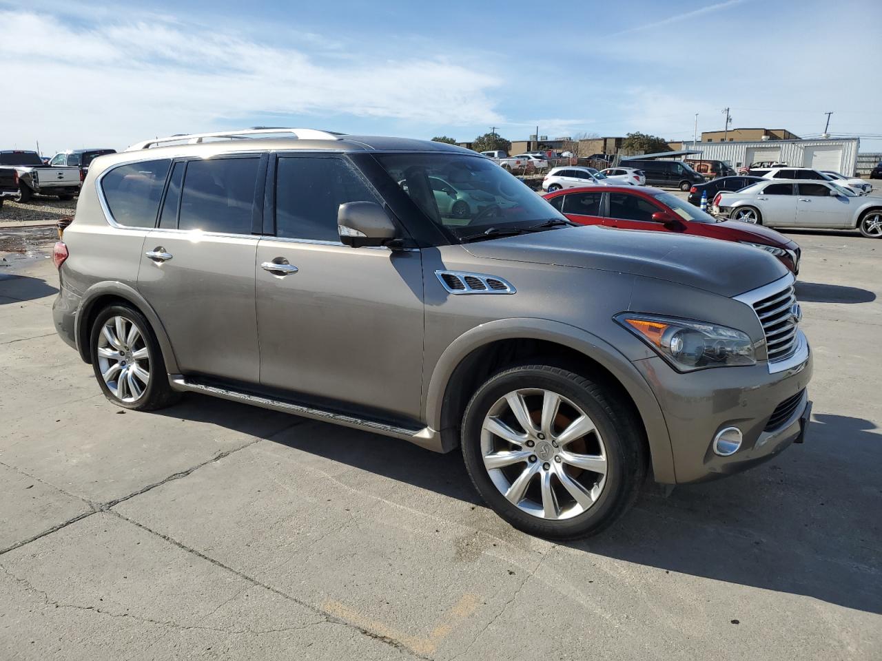 2014 Infiniti QX80 - Image 4