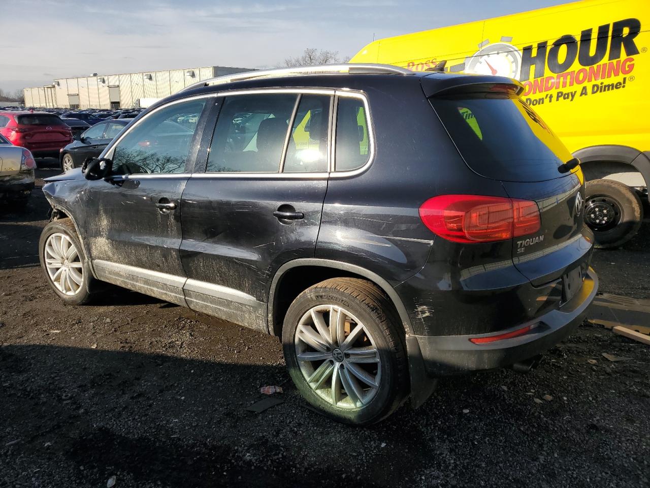 VIN WVGBV7AX9GW577370 2016 VOLKSWAGEN TIGUAN no.2