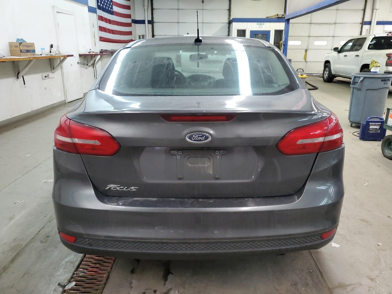 VIN 1FADP3E28JL331004 2018 FORD FOCUS no.6