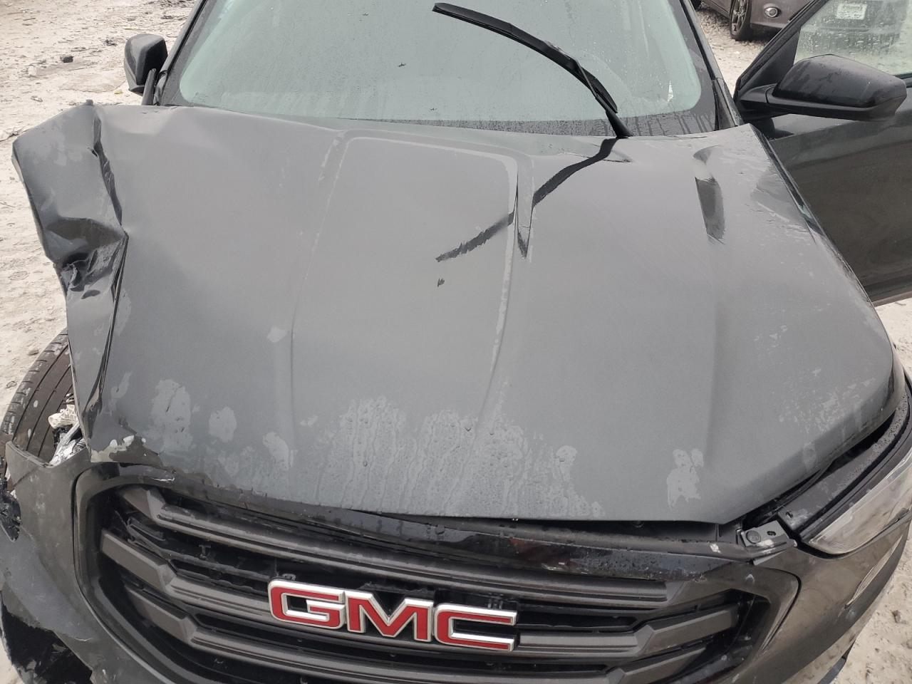 2021 GMC Terrain - Image 12
