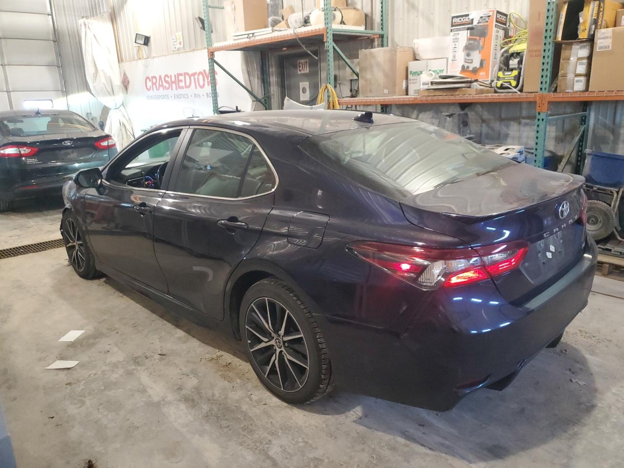 4T1G11AK8NU654922 2022 TOYOTA CAMRY - Image 2