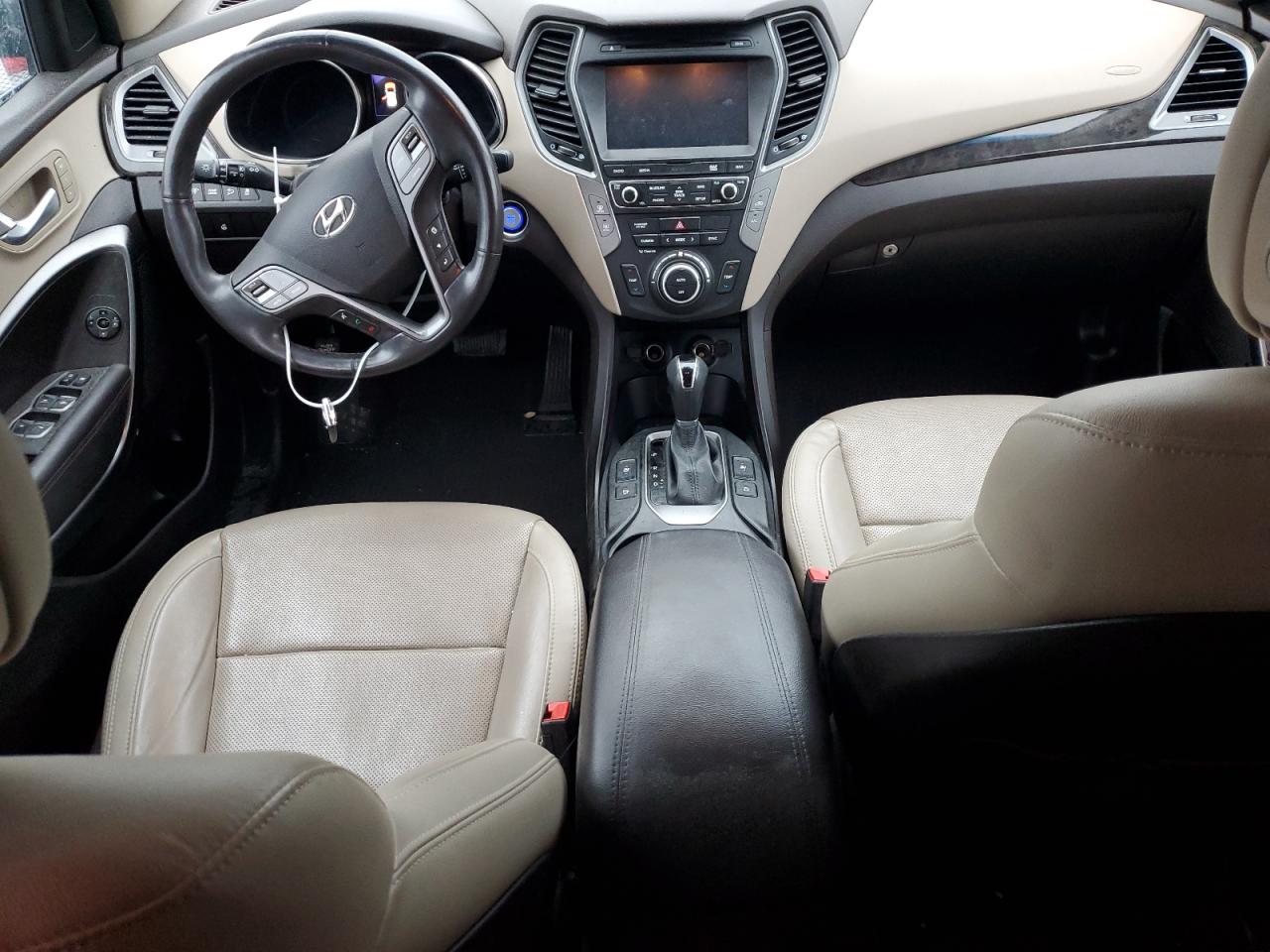 2017 Hyundai Santa Fe - Image 8