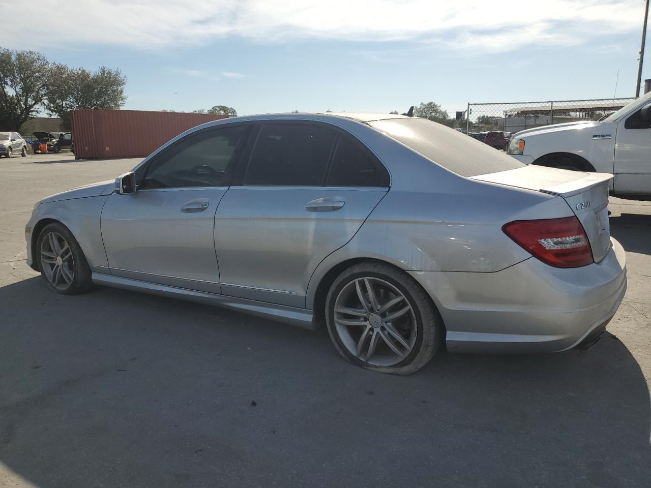 VIN WDDGF4HB7DR301186 2013 MERCEDES-BENZ C-CLASS no.2