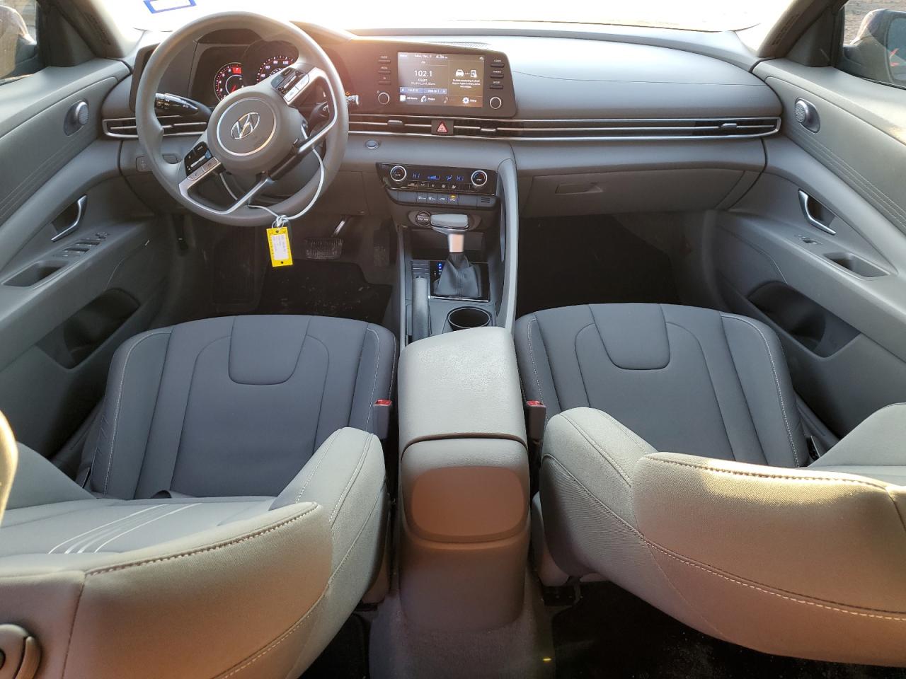 2023 Hyundai Elantra - Image 8