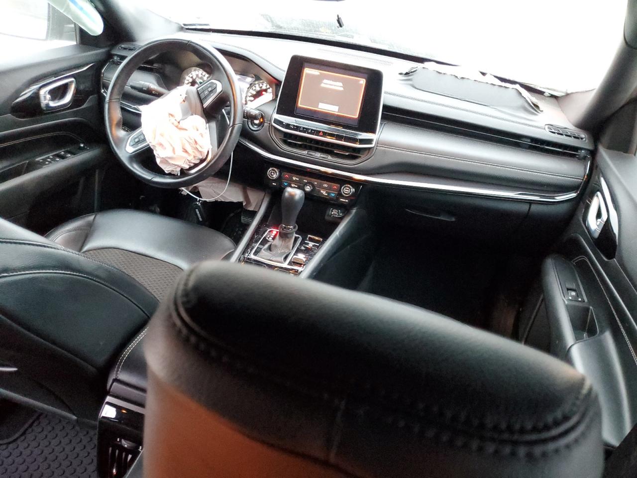 2022 Jeep Compass - Image 8