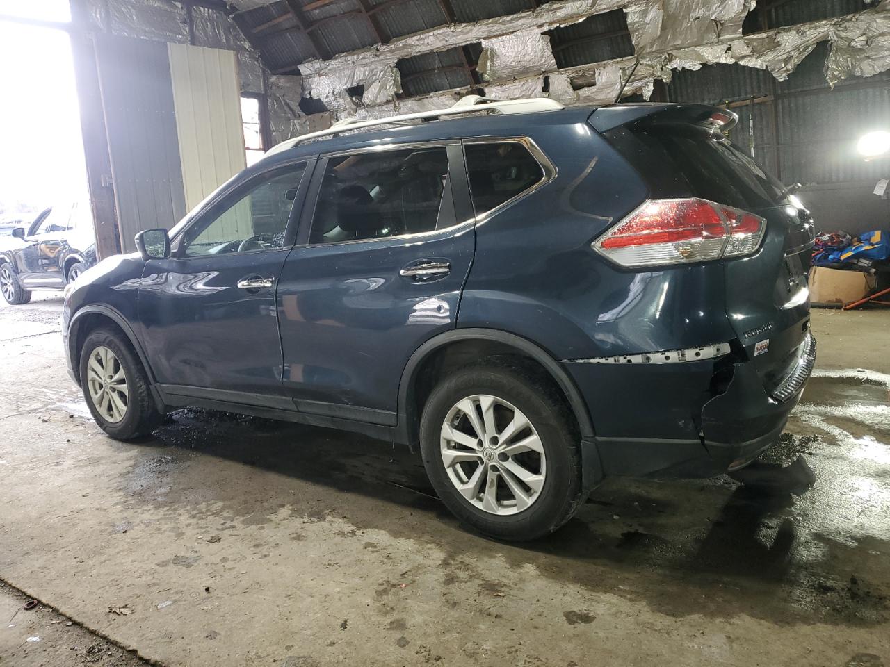 2016 Nissan Rogue - Image 2
