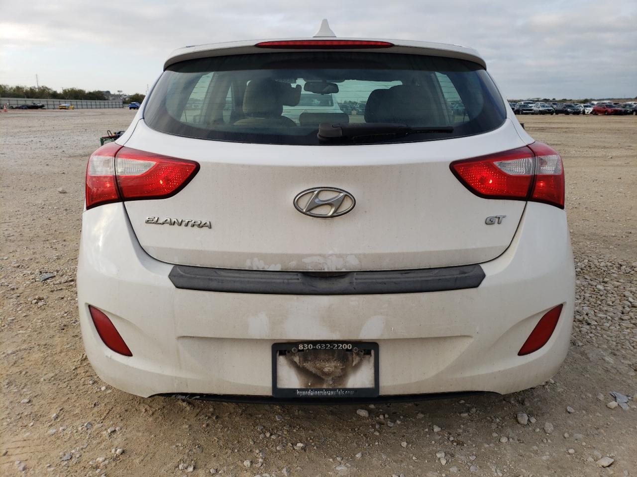 2013 Hyundai Elantra - Image 6