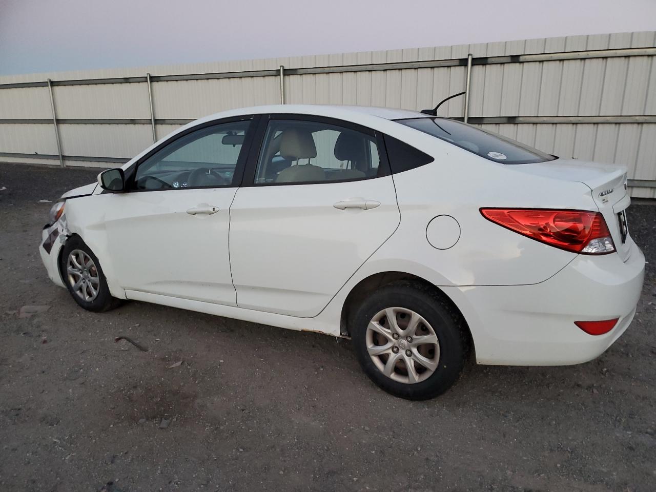 VIN KMHCT4AE4DU501683 2013 HYUNDAI ACCENT no.2