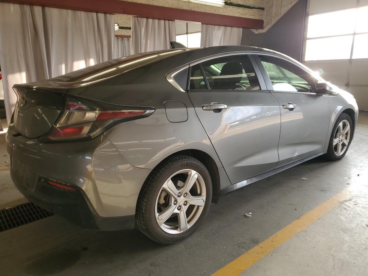 2017 Chevrolet Volt - Image 3