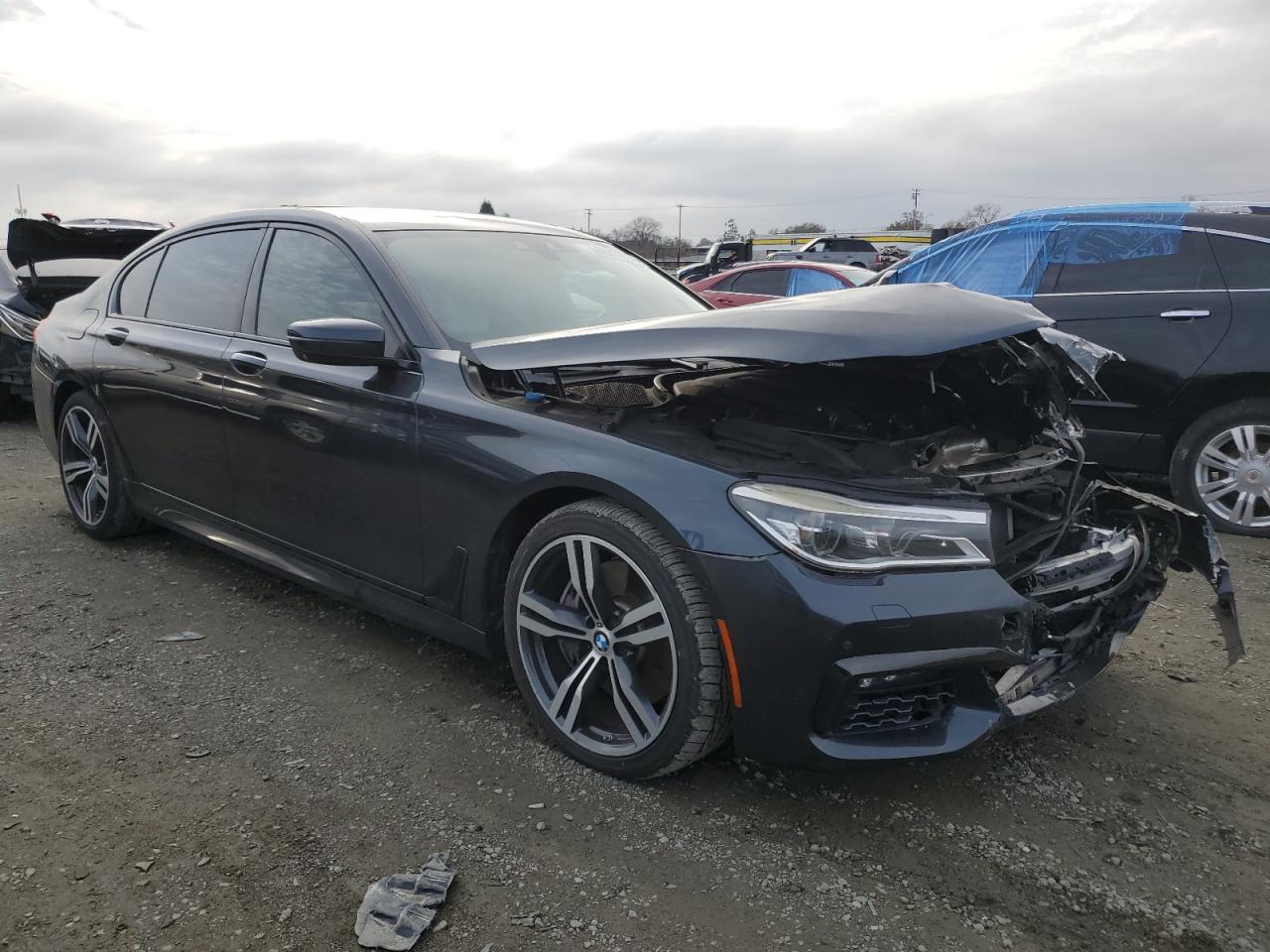 VIN WBA7F0C5XGGM20402 2016 BMW 7 SERIES no.4