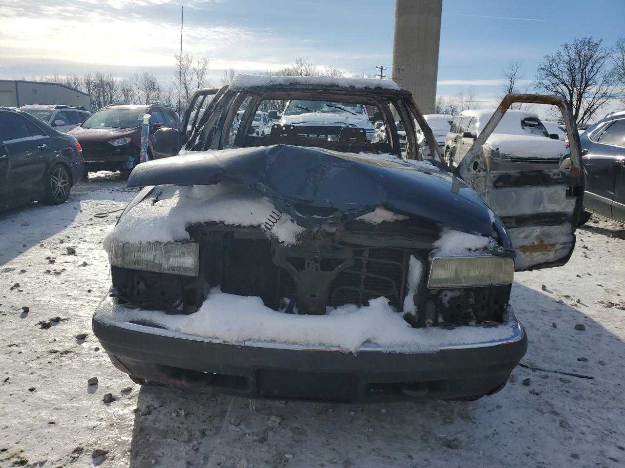 2002 Chevrolet S-10 Pickup - Image 5