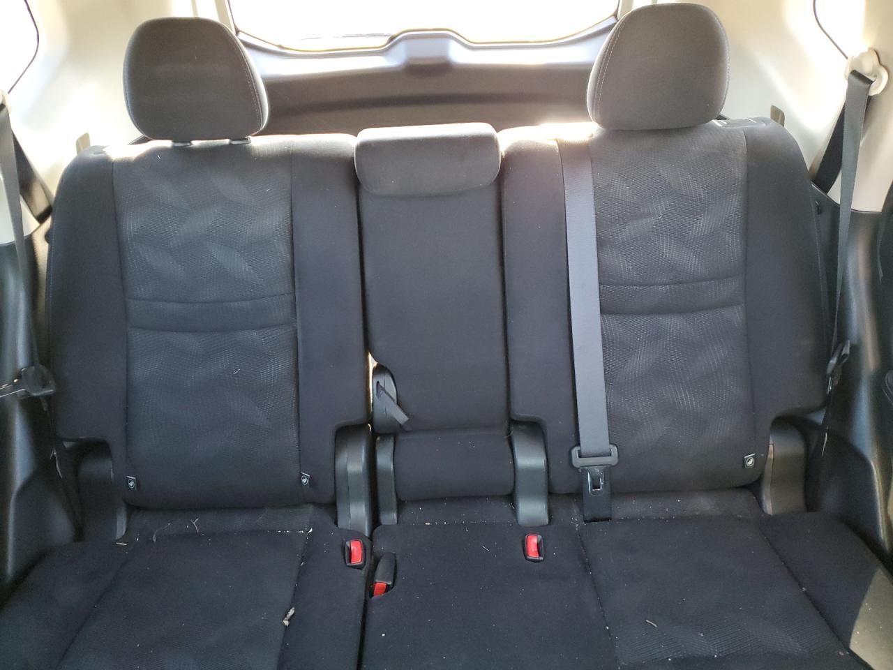 2016 Nissan Rogue - Image 10
