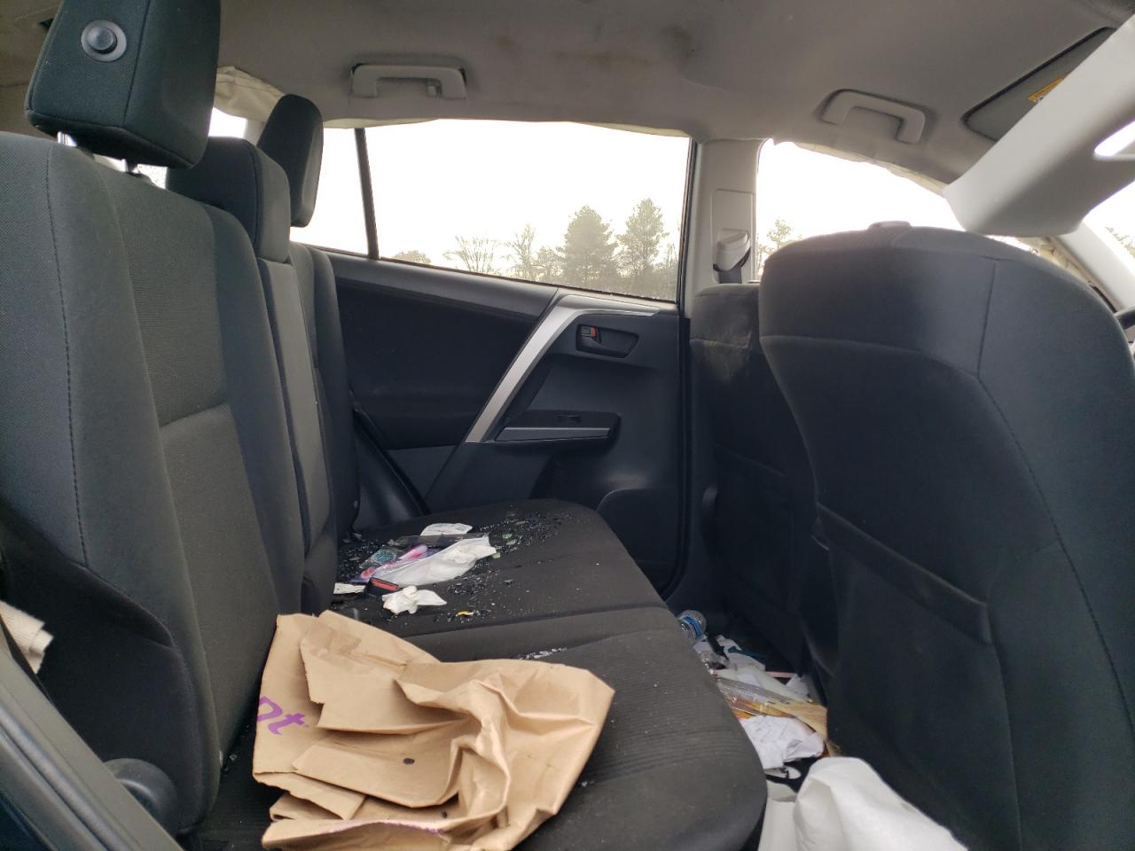 2018 Toyota RAV 4 - Image 12