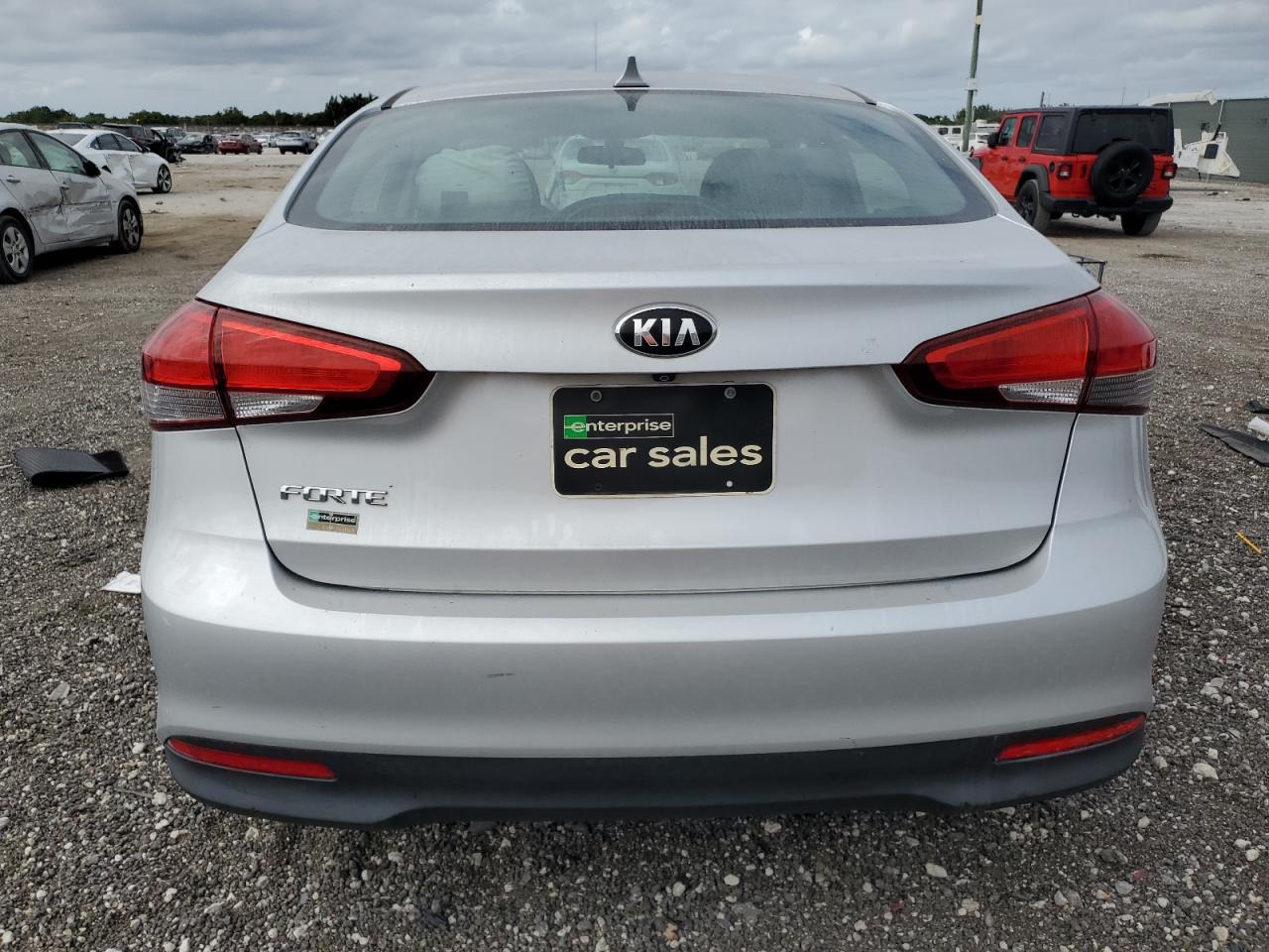 2017 Kia Forte - Image 6
