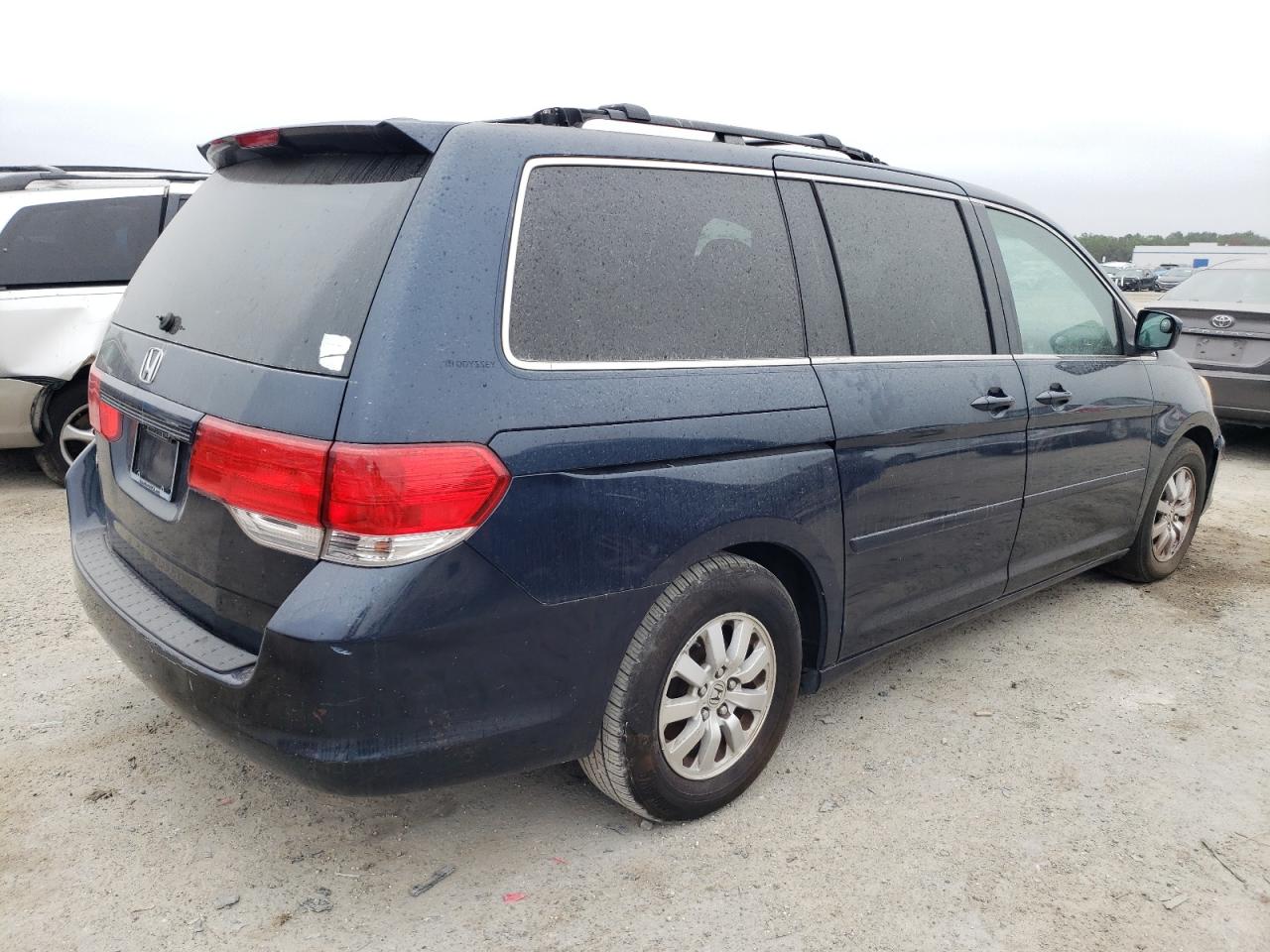 2010 Honda Odyssey - Image 3