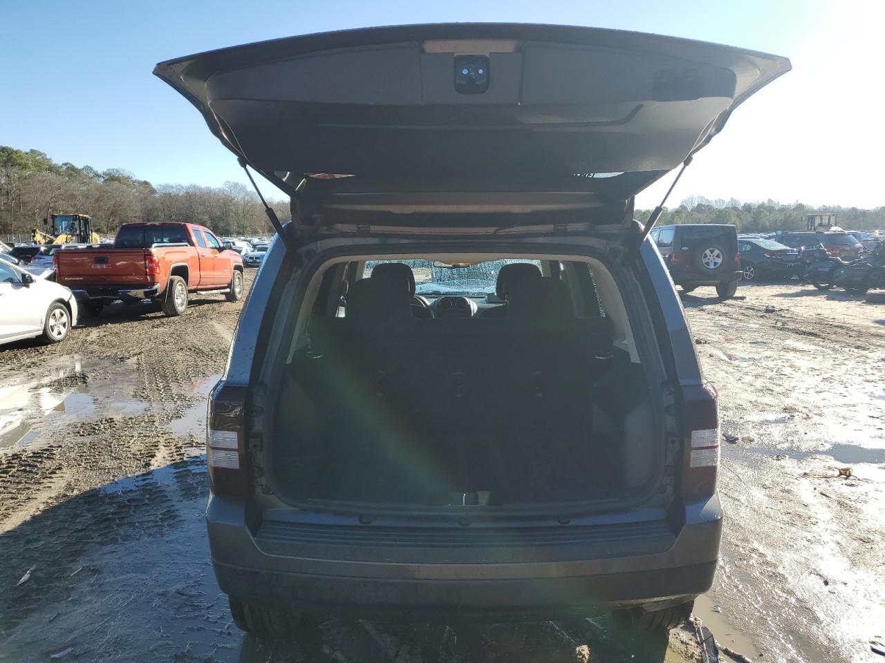 2017 Jeep Liberty (Patriot) - Image 6