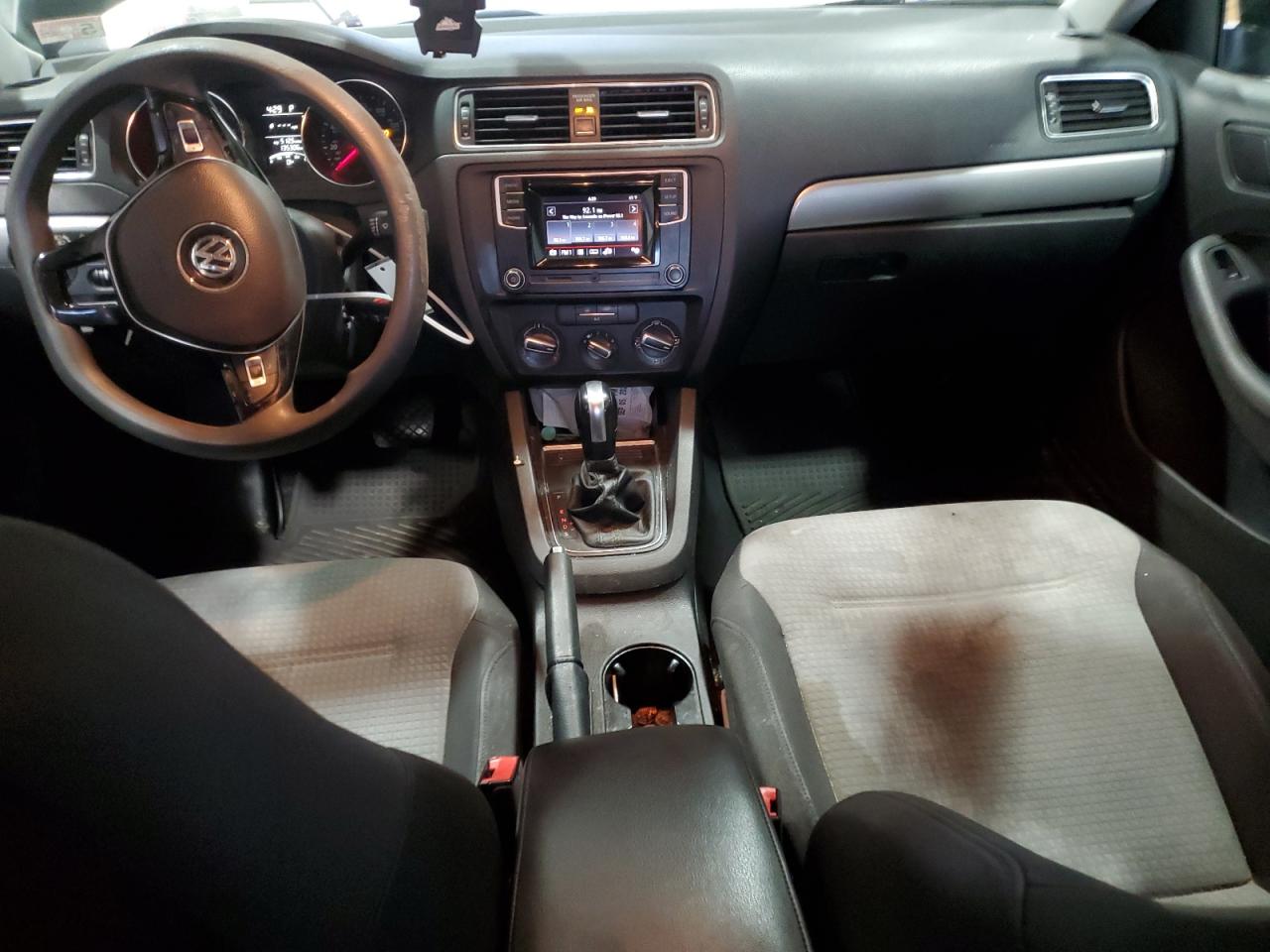 2017 Volkswagen Jetta - Image 8