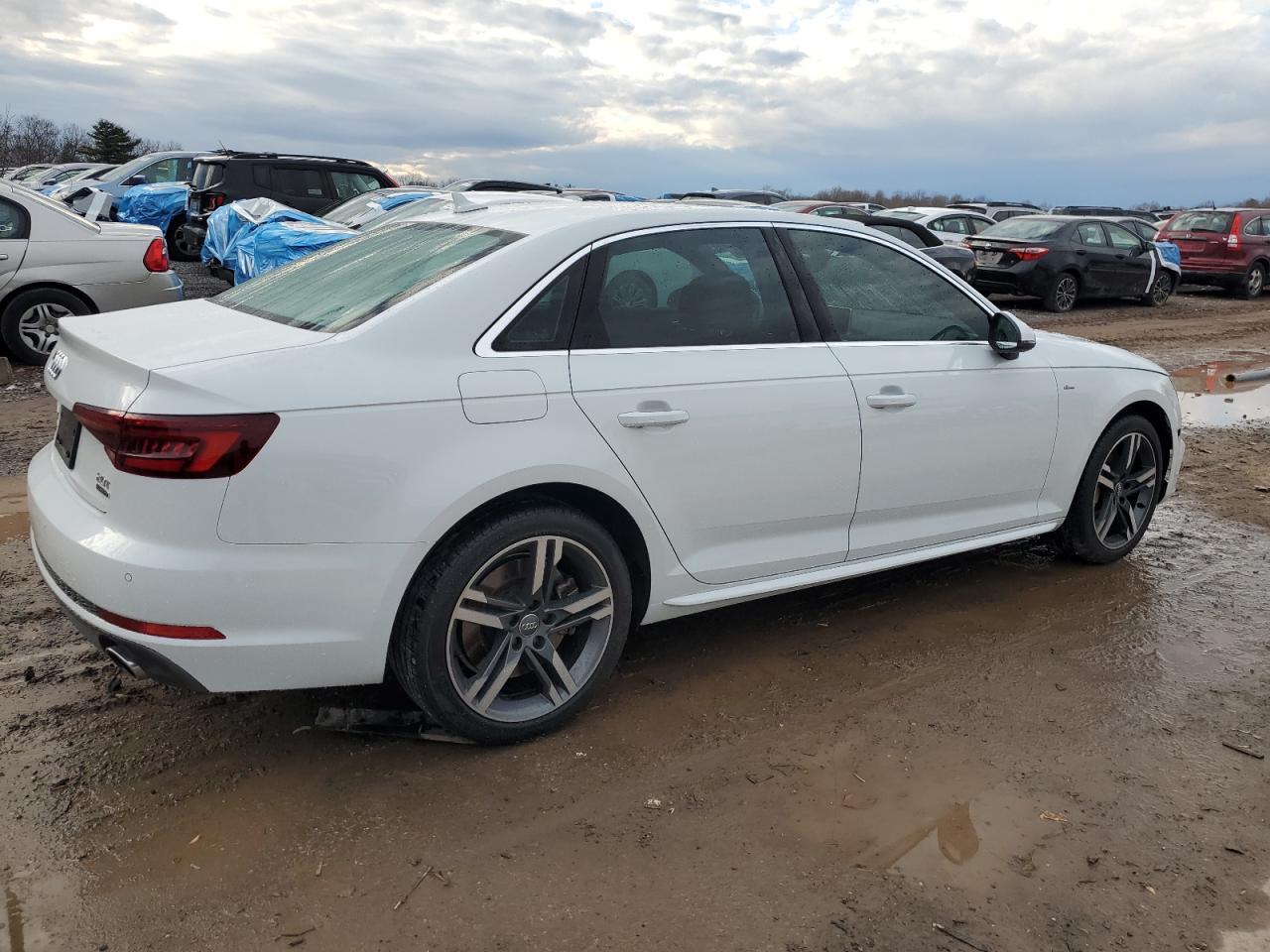 VIN WAUENAF47JN013711 2018 AUDI A4 no.3