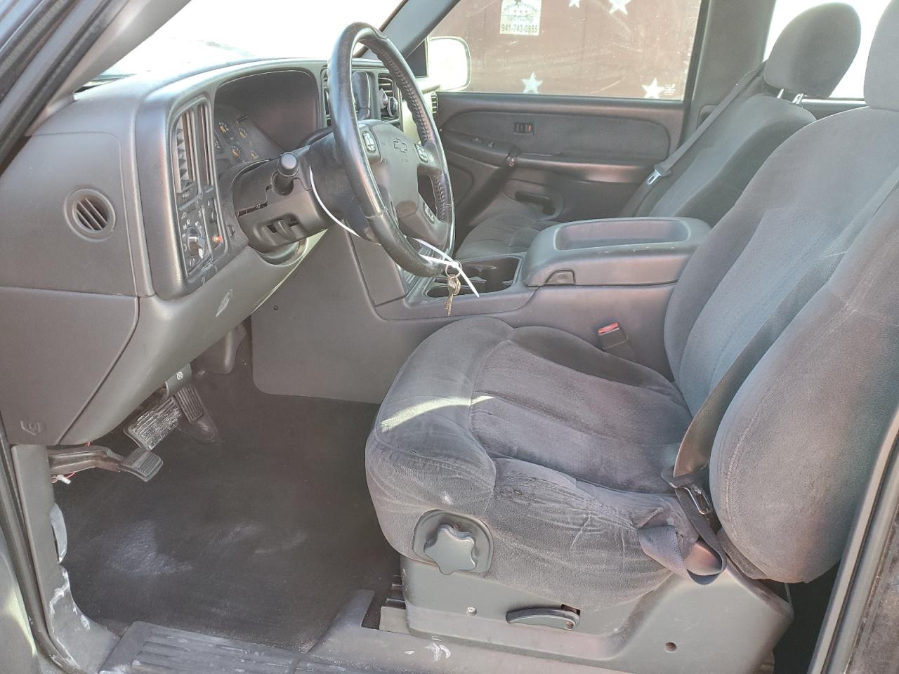 2004 Chevrolet Silverado - Image 7
