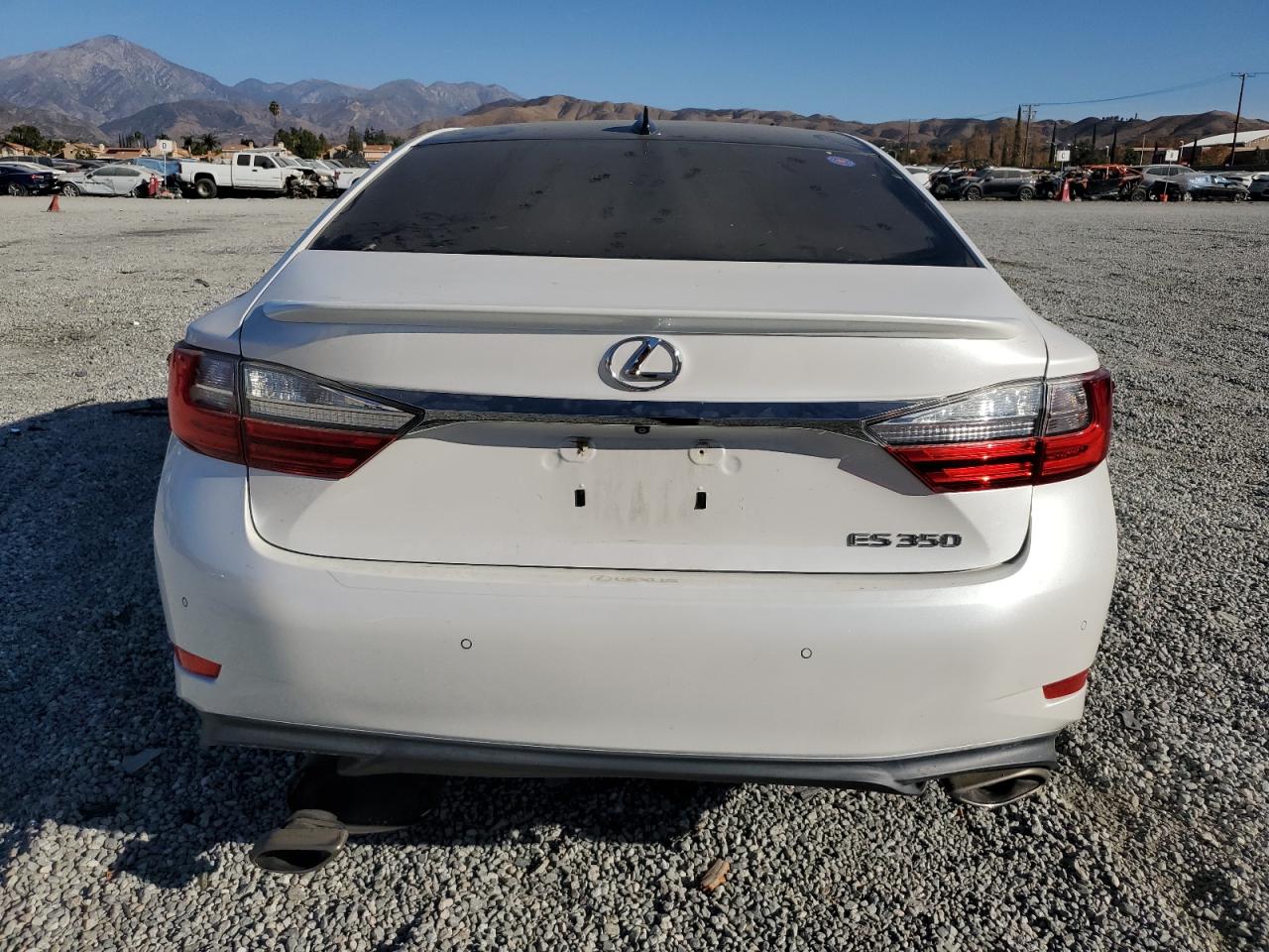 2017 Lexus ES - Image 6