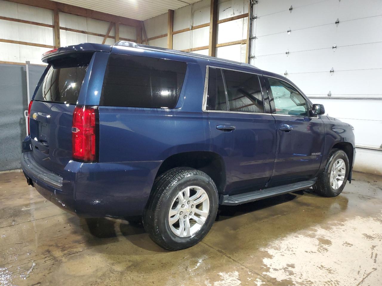 VIN 1GNSKAKC4JR174822 2018 CHEVROLET TAHOE no.3