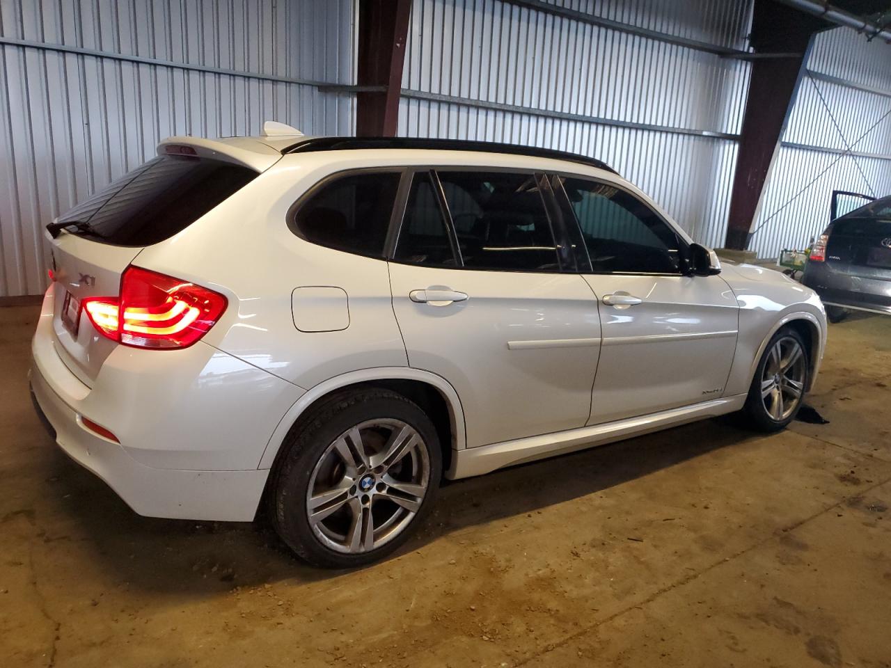 VIN WBAVM5C5XDVV90437 2013 BMW X1 no.3