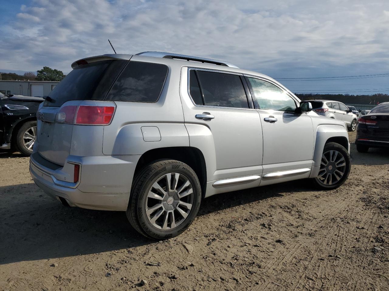 2017 GMC Terrain - Image 3