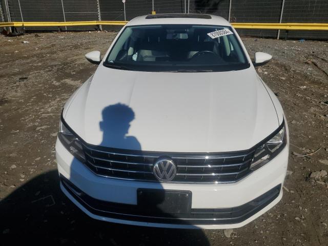  VOLKSWAGEN PASSAT 2019 Белы