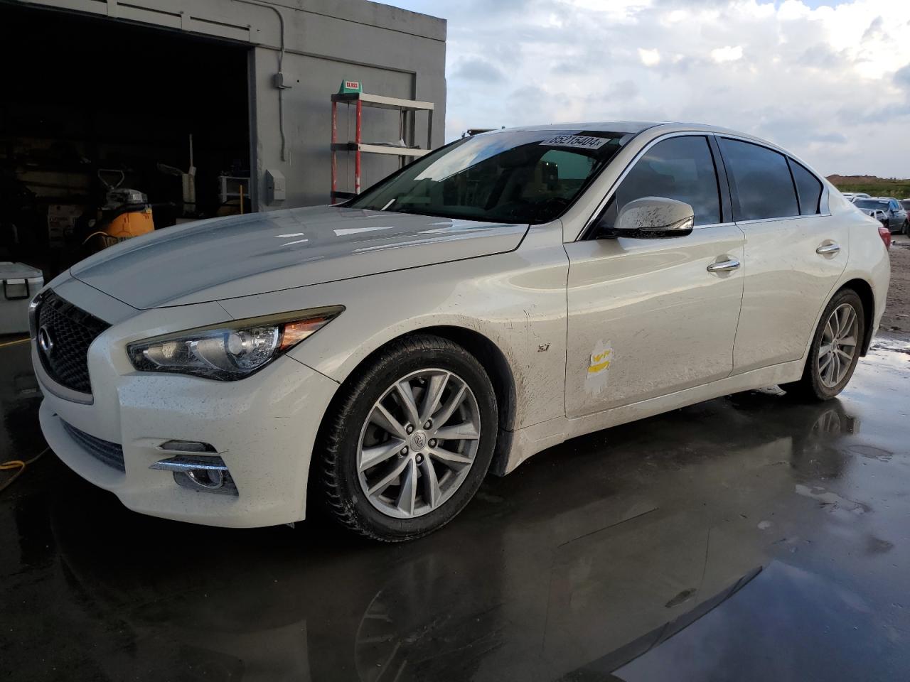 VIN JN1BV7APXFM339822 2015 INFINITI Q50 no.1