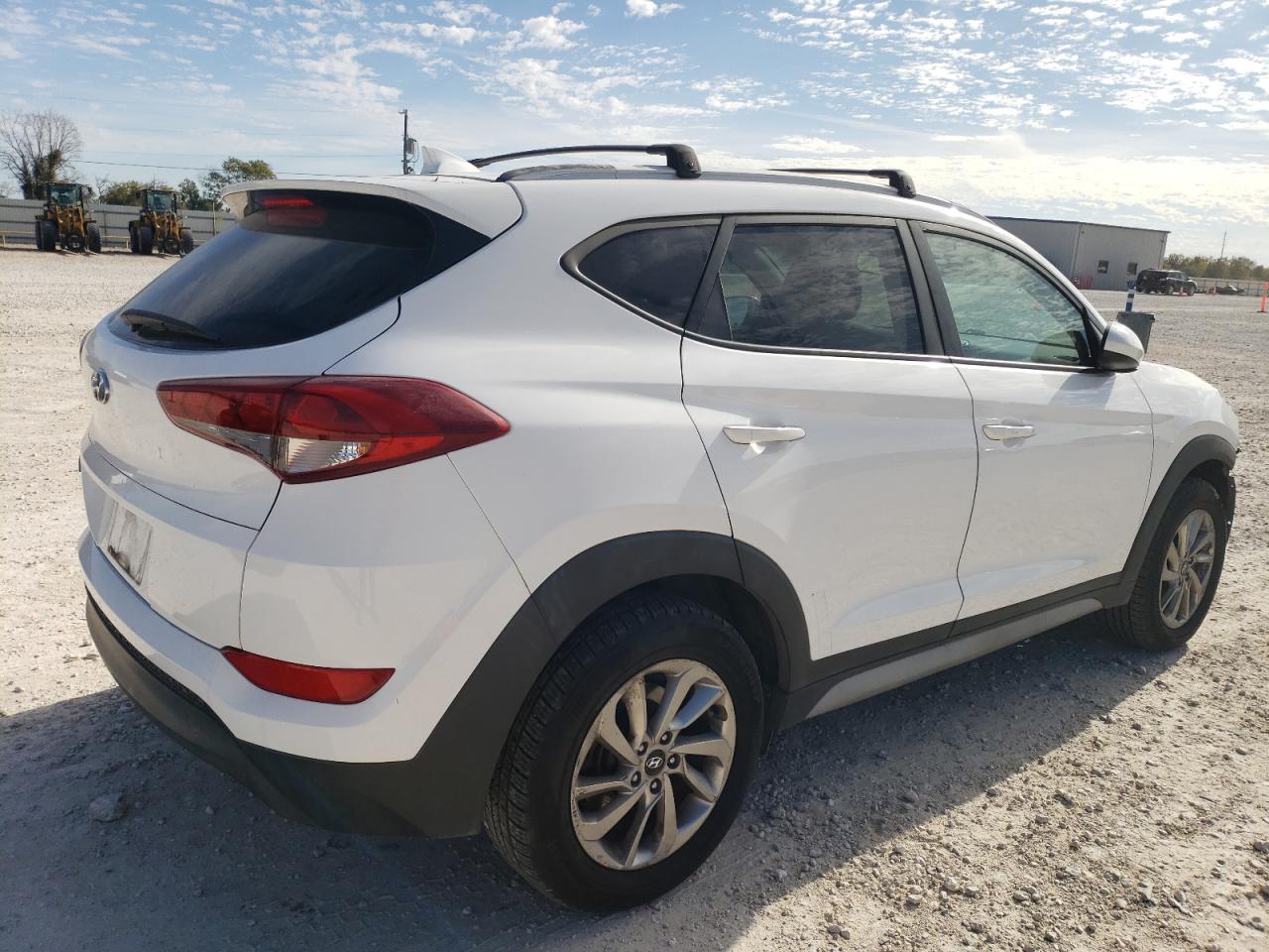 VIN KM8J33A41JU709167 2018 HYUNDAI TUCSON no.3