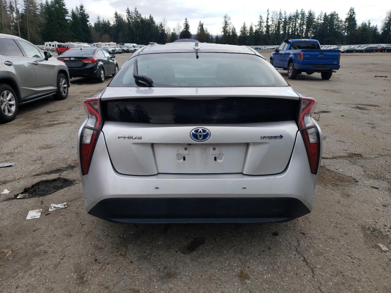 VIN JTDKARFU0J3058517 2018 TOYOTA PRIUS no.6