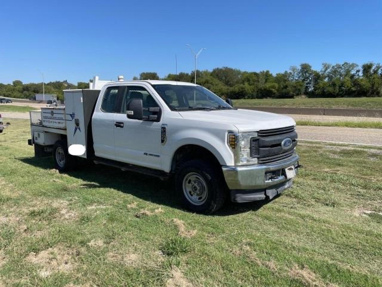 VIN 1FT8X3BT6JEC26636 2018 FORD F350 no.1