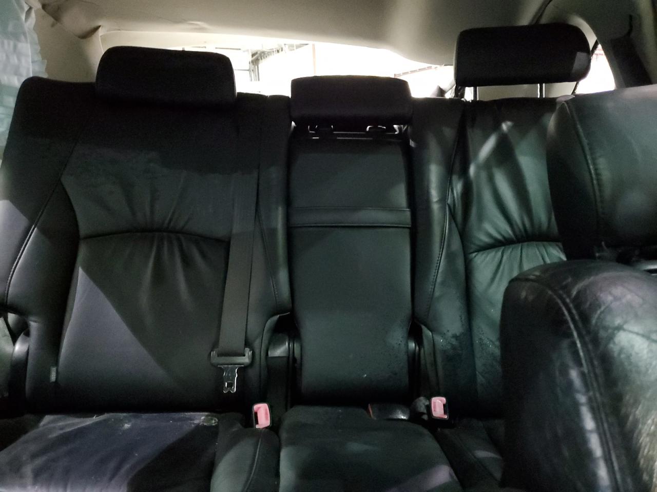 2004 Lexus RX - Image 10
