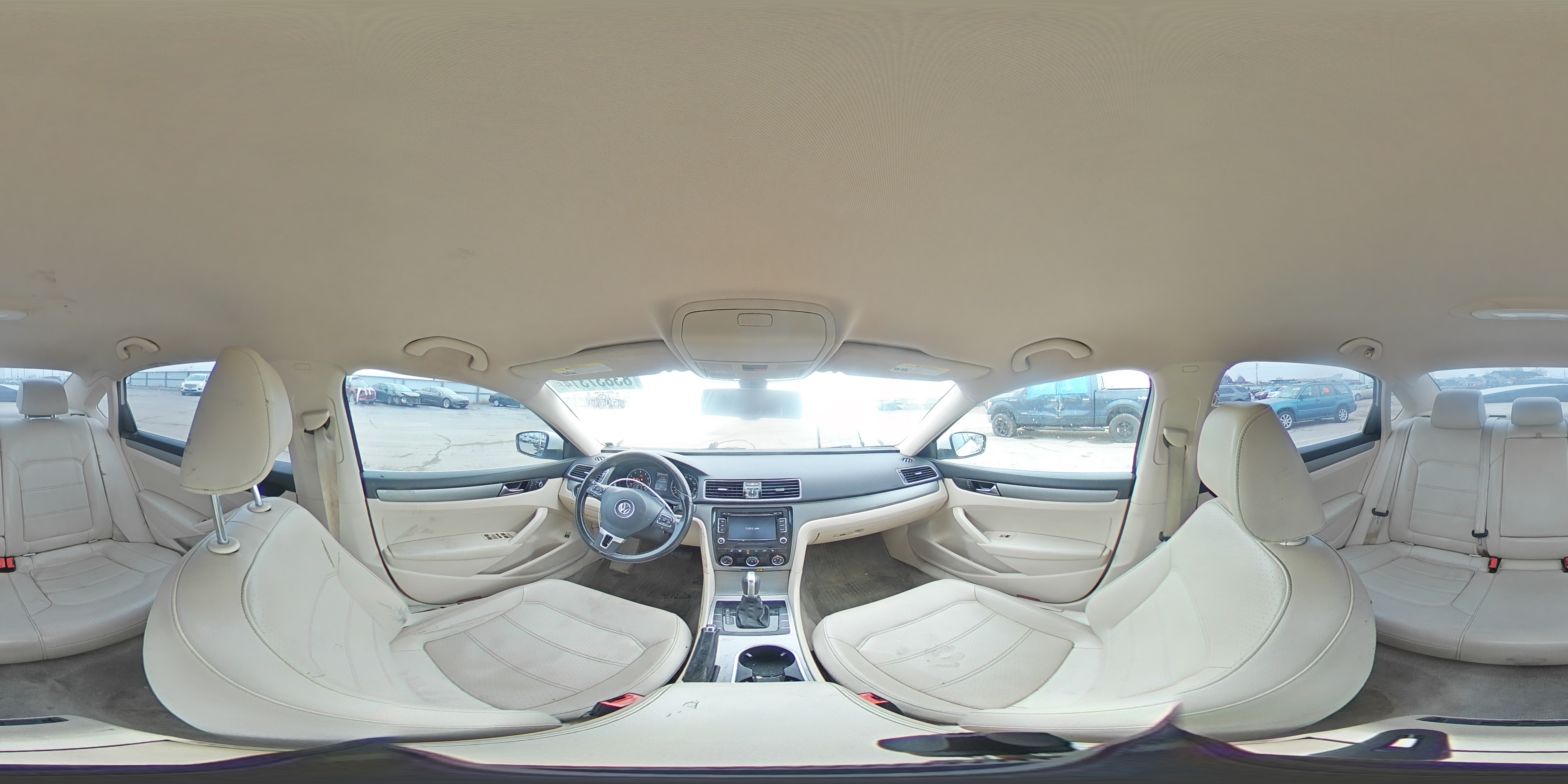 2014 Volkswagen Passat - Image 12