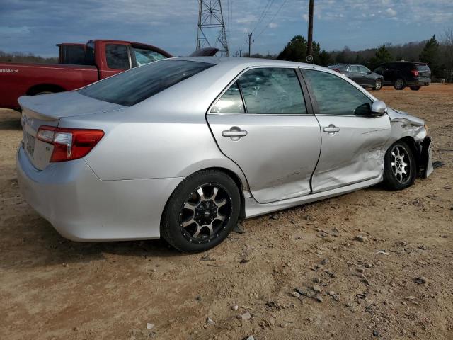  TOYOTA CAMRY 2014 Srebrny