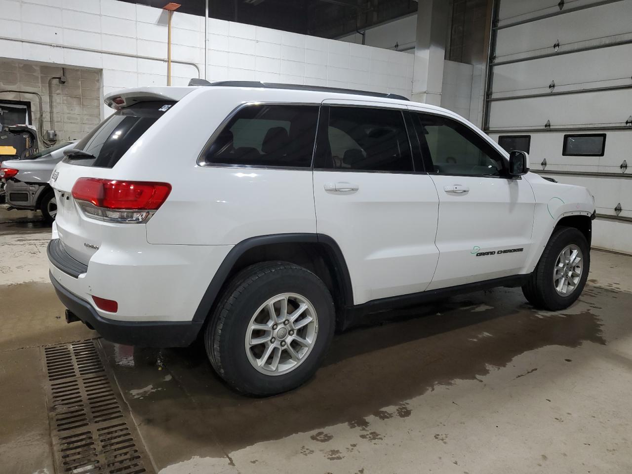 2019 Jeep Grand Cherokee - Image 3