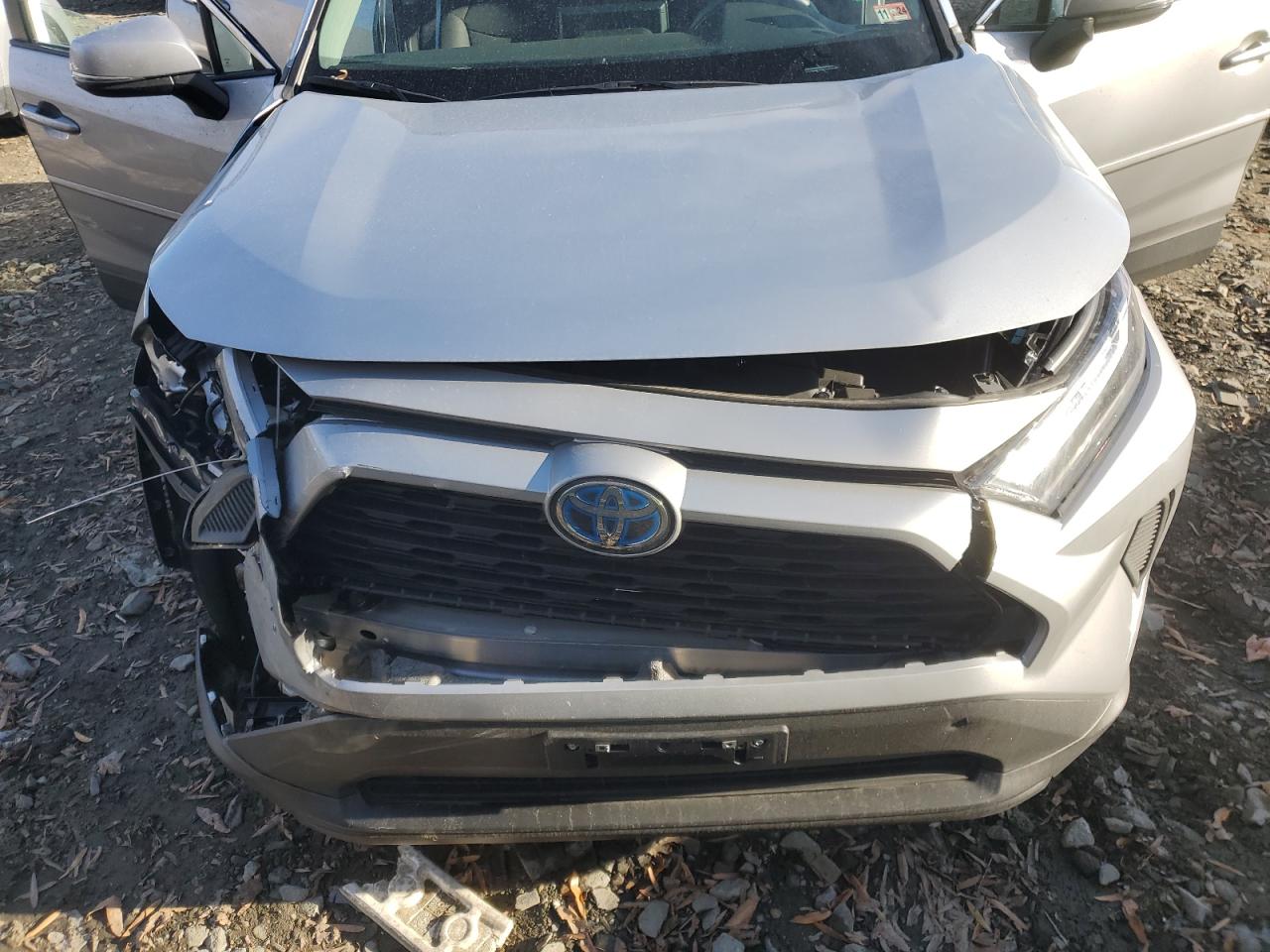 2024 Toyota RAV 4 - Image 12