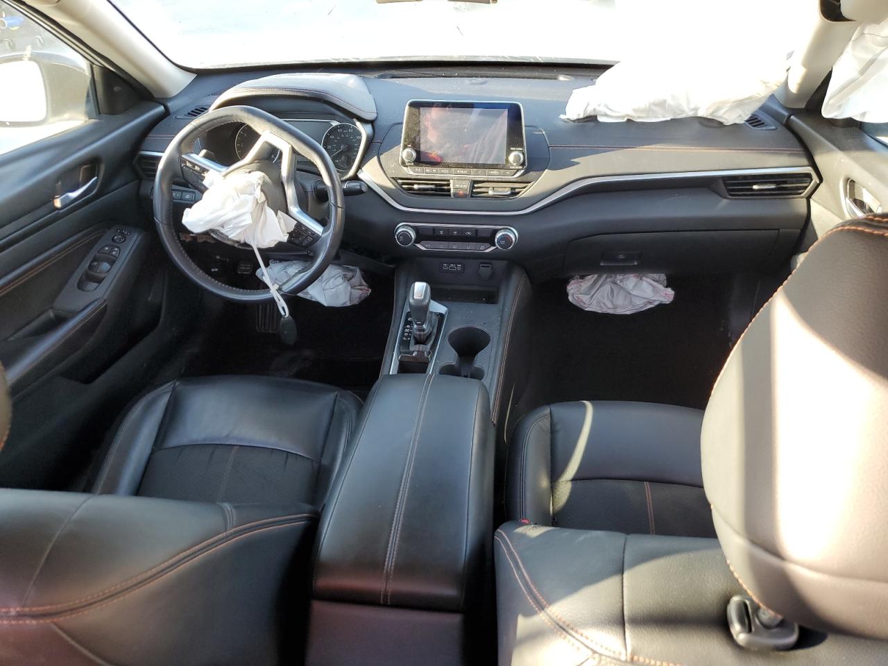 2021 Nissan Altima - Image 8