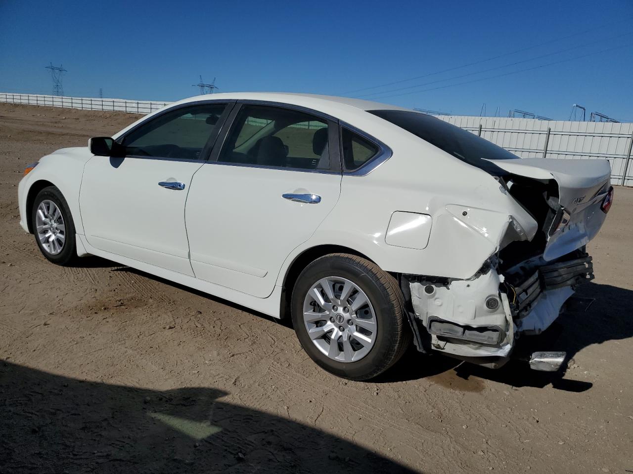 2016 Nissan Altima - Image 2