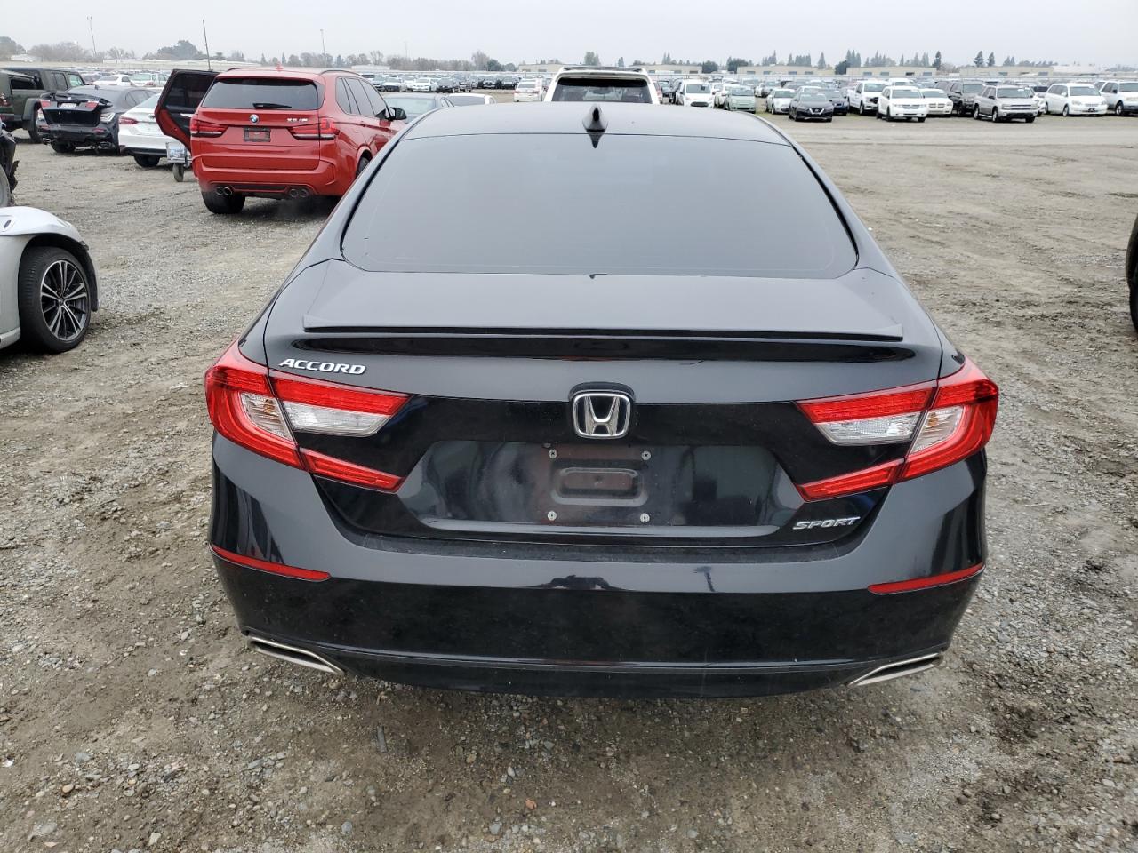 VIN 1HGCV1F33JA033027 2018 HONDA ACCORD no.6