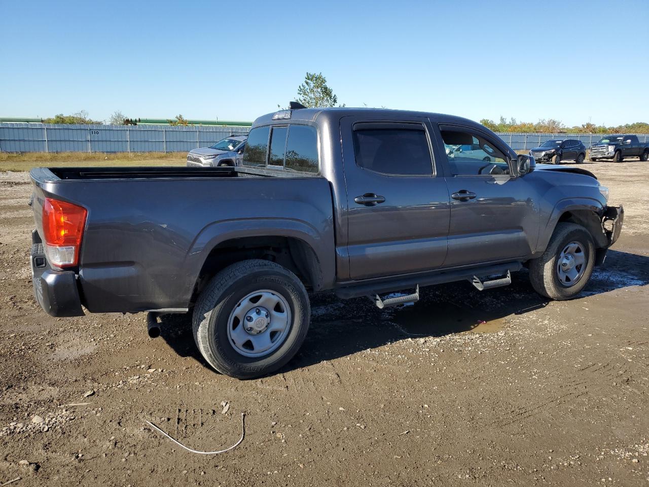 VIN 5TFAX5GN5JX111599 2018 TOYOTA TACOMA no.3