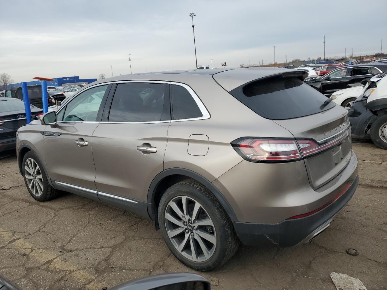2020 Lincoln Nautilus - Image 2