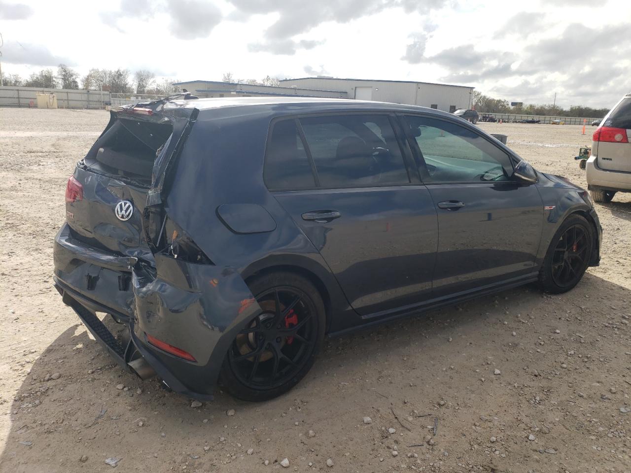 2019 Volkswagen GTI - Image 3