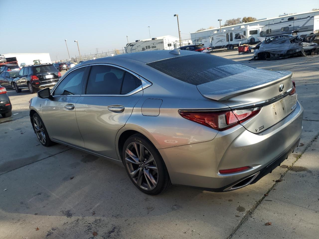2019 Lexus ES - Image 2