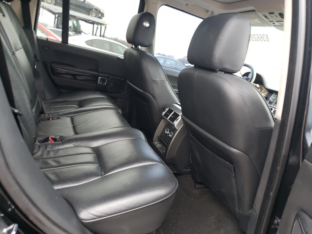 2011 Land Rover Range Rover - Image 11