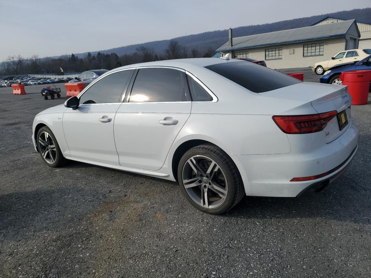 WAUENAF44HN020044 2017 AUDI A4 - Image 2
