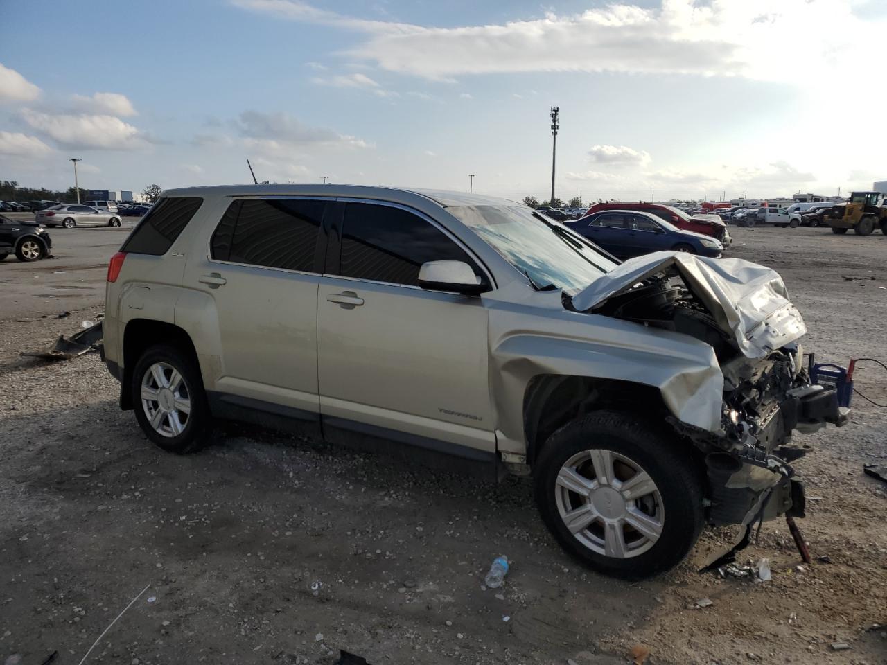 VIN 2GKFLVEKXE6331387 2014 GMC TERRAIN no.4