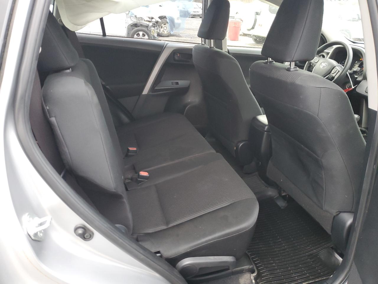 2018 Toyota RAV 4 - Image 11